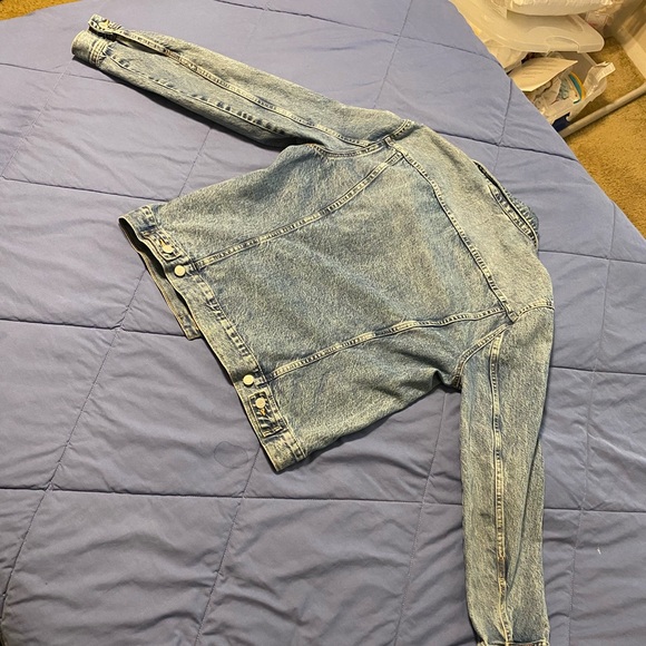 Jean jacket - Picture 2 of 3